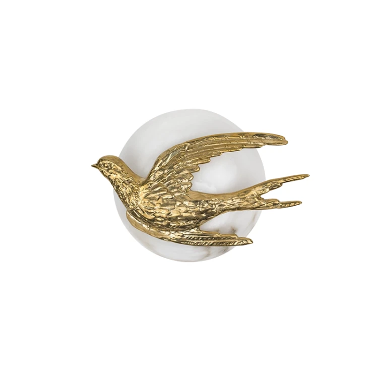 bird-1-lampa-kinkiet-oswietlenie-mosiadz-pap-deco-dekoracje-megaaranz.webp